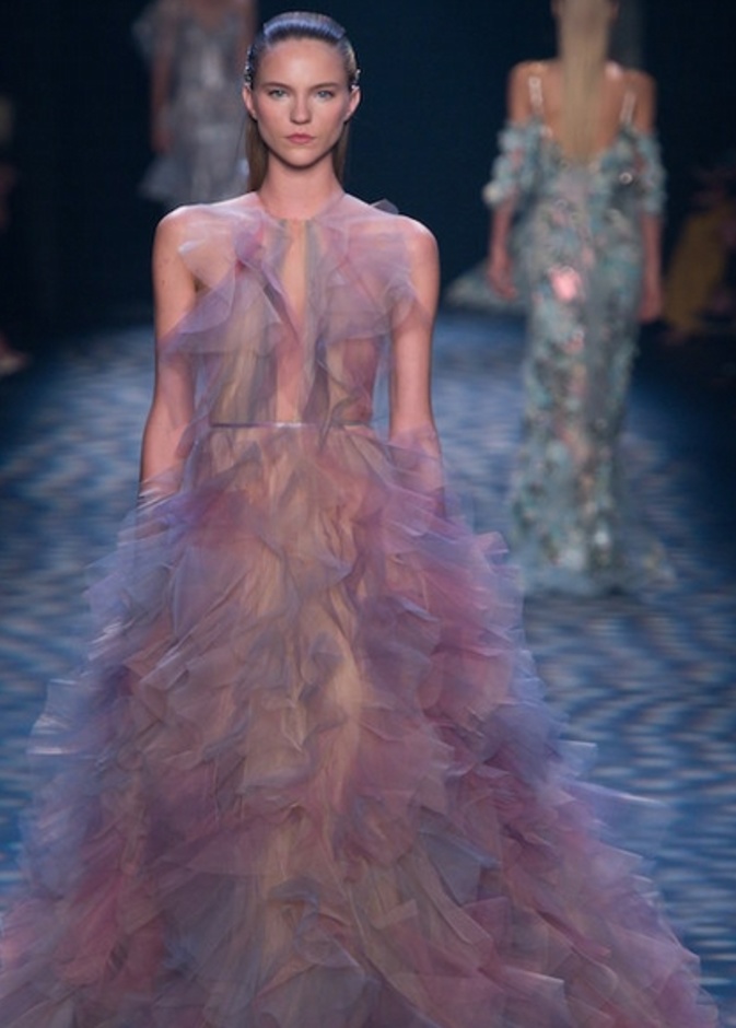 فستان زهري بتنورة من الكشاكش الشيفون من ماركيزا