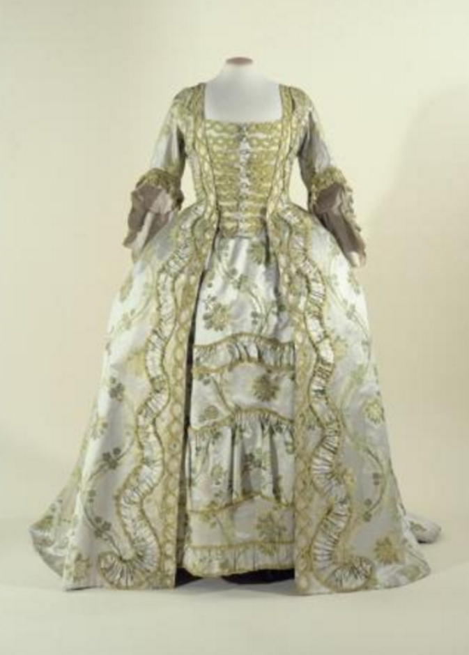فستان من قسم قرن الـ18 في متحف Musée Galliera
