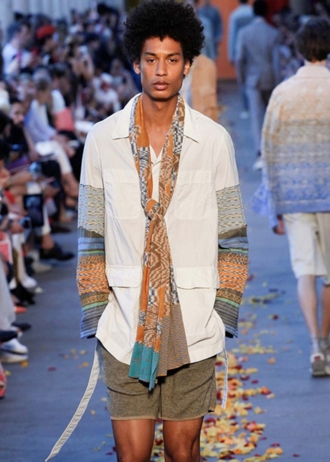 قميص من الدانتيل الاسود