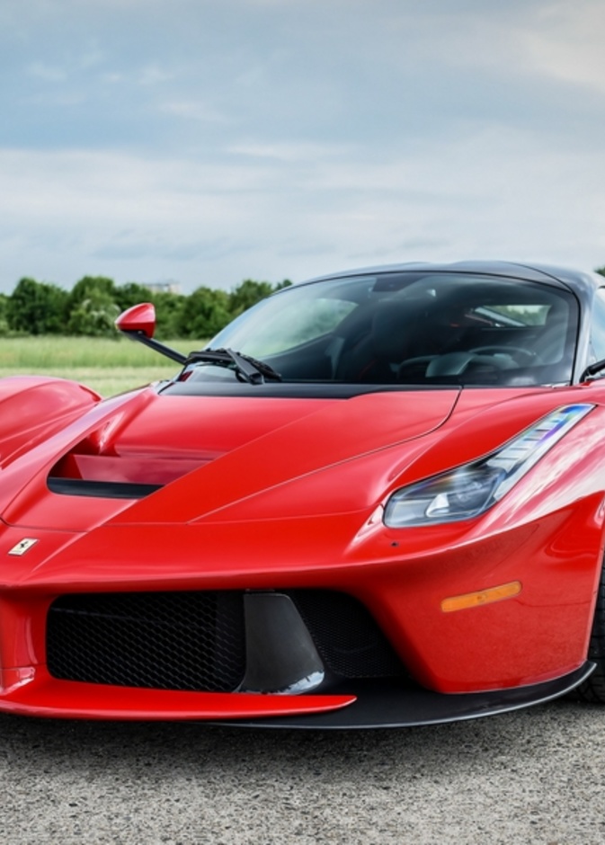 فيراري تبدأ تصميم سيارة خارقة