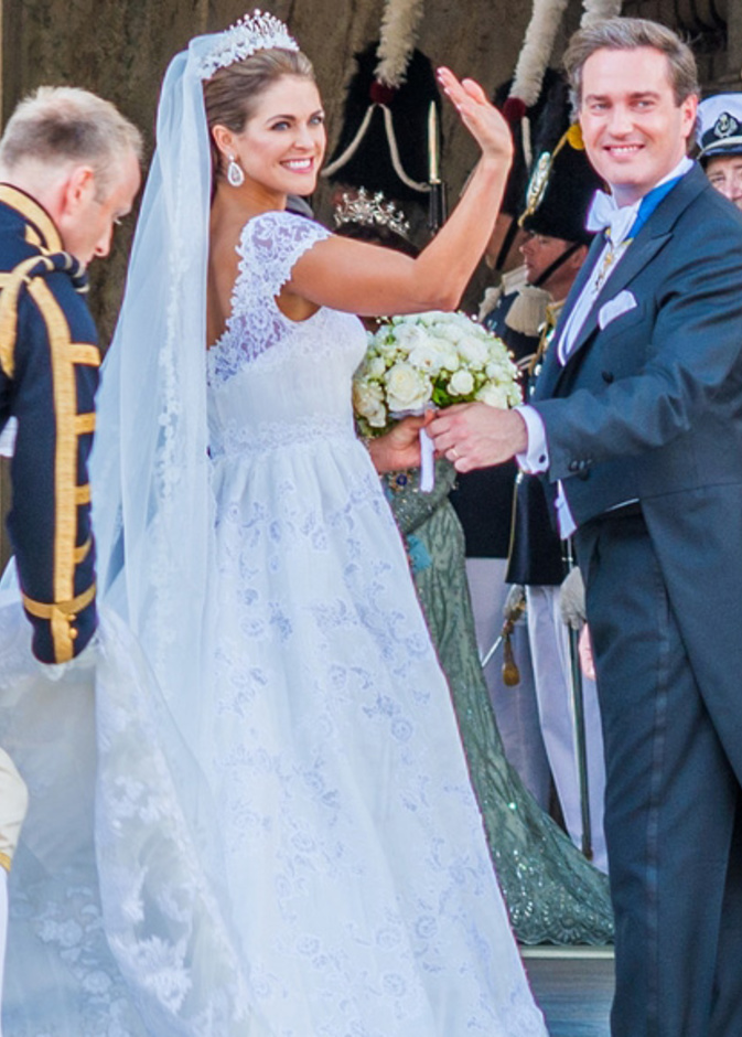 شارلين ترتدي فستان من تصميم جيورجيو أرماني