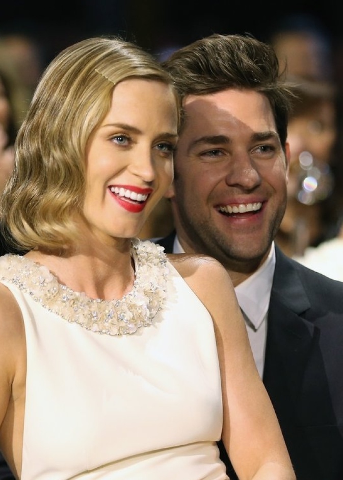قصة رهان جون كراسينسكي John Krasinski وايميلي بلنت Emily Blunt