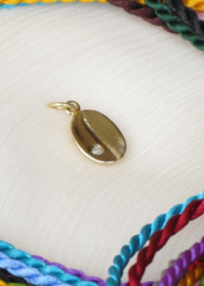 قطعة من مجموعة مزاج للمصممة هاجر الثنيان