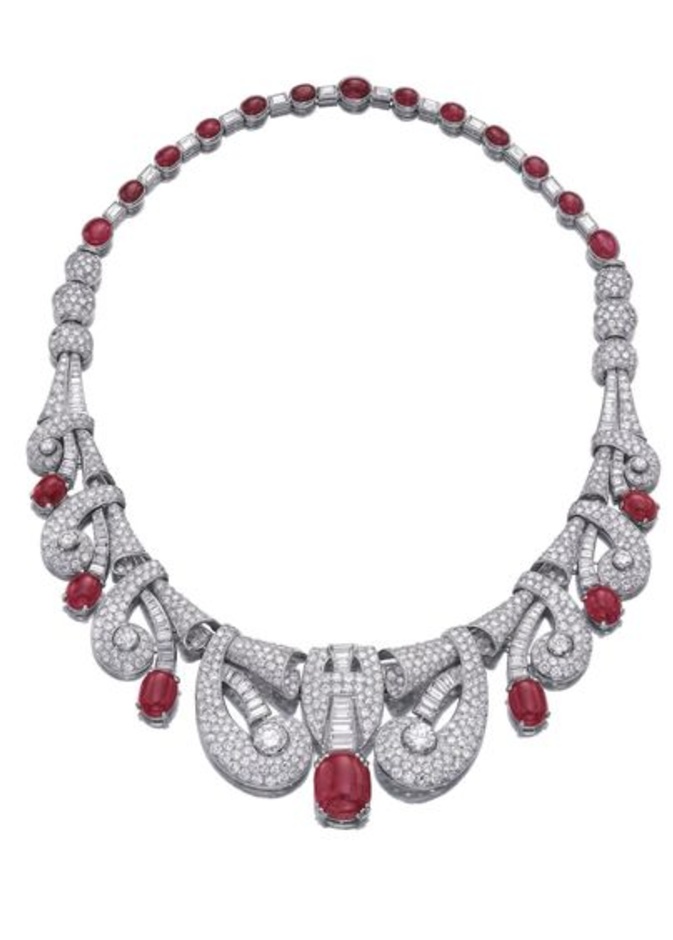 قلادة الملكة نازلي من كارتييه من الذهب الأبيض والماس والياقوت