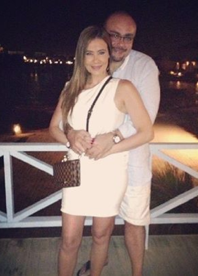  كارول سماحة مع زوجها في الغردقة