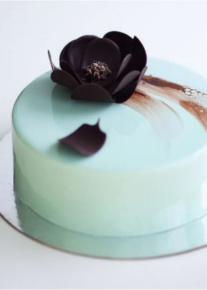 كعكة زفاف رائعة أخرى مستوحاة من المرايا