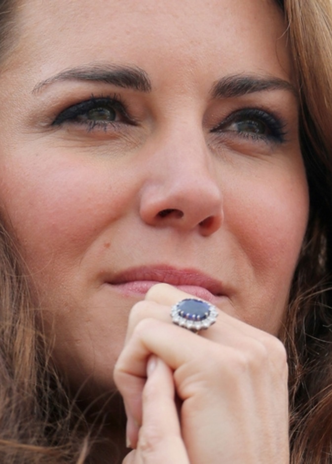 كيت ارتدت خاتم خطوبة ديانا