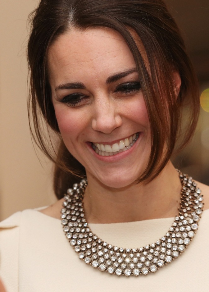  كيت بعقد مستعار من الخزانة الملكية