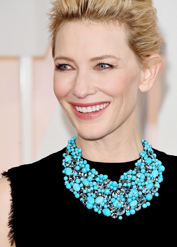 كيت بلانشيت ترتدي قلادة من تيفاني في حفل جوائز الأوسكار