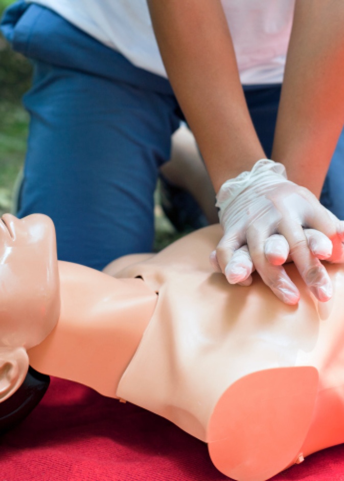 كيف تقوم بخطوات الإنعاش القلبي الرئوي