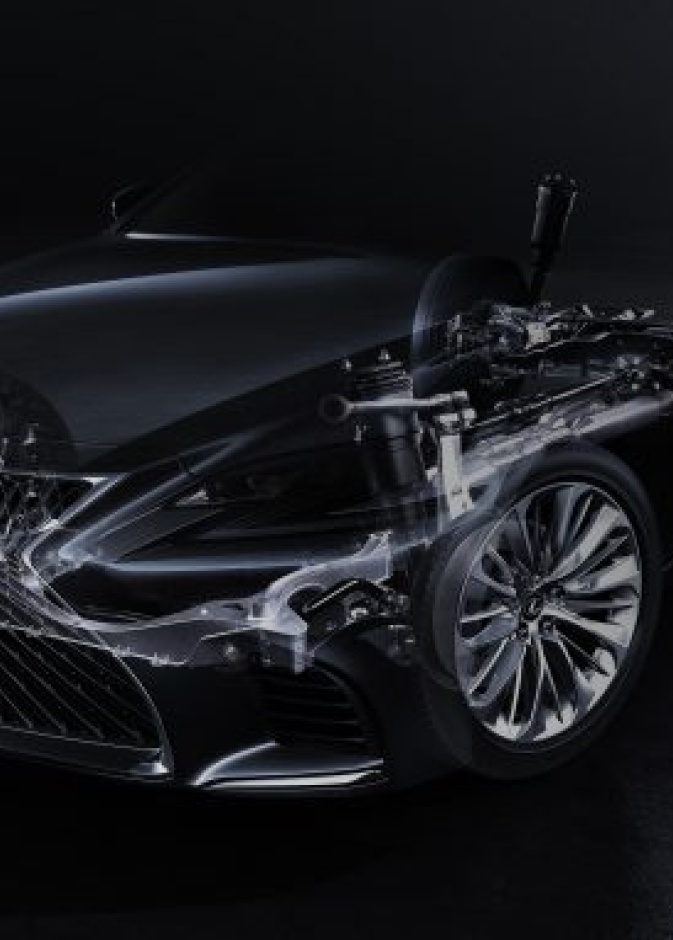 لكزك ستعرض أفخر سياراتها قريبا