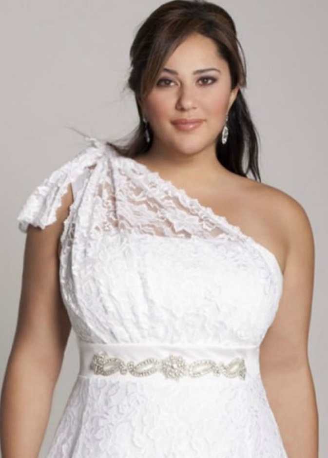 للعروس الممتلئة.. لا تتخلّي عن فستان أحلامكِ