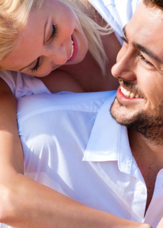لماذا يفضل الرجل المرأة القصيرة