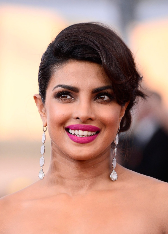 لن تصدقوا مصدر قوة بريانكا تشوبرا!!