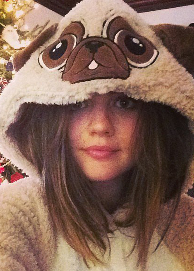 فينيسا هودجينز مرحة كعادتها