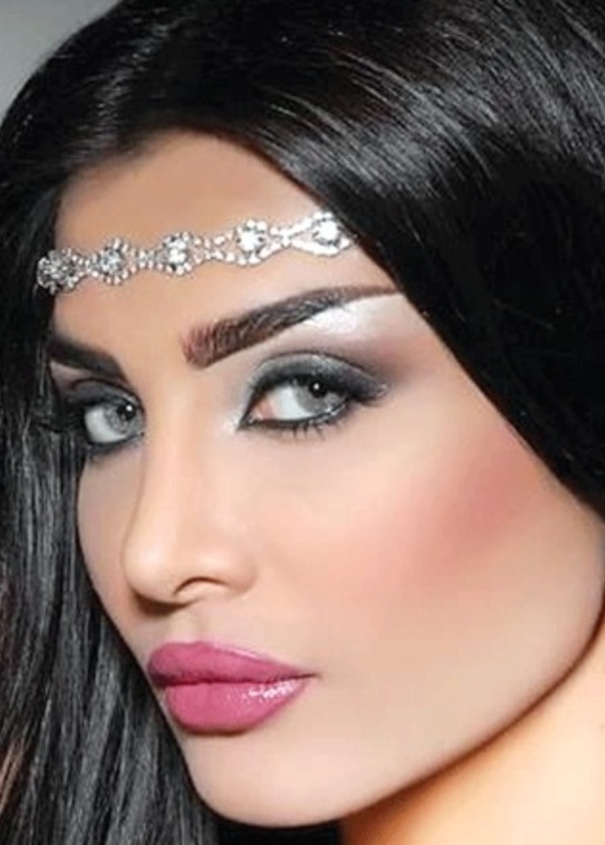  لون الوجه يختلف عن لون الرقبة !.