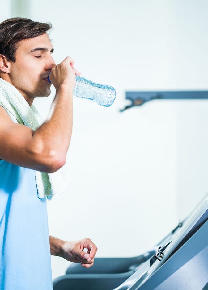 ما هي كمية الماء التي يجب شربها قبل و بعد التمرين؟