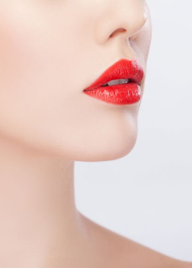 ما أهمية الزيوت على شفتيك هذا الصيف؟