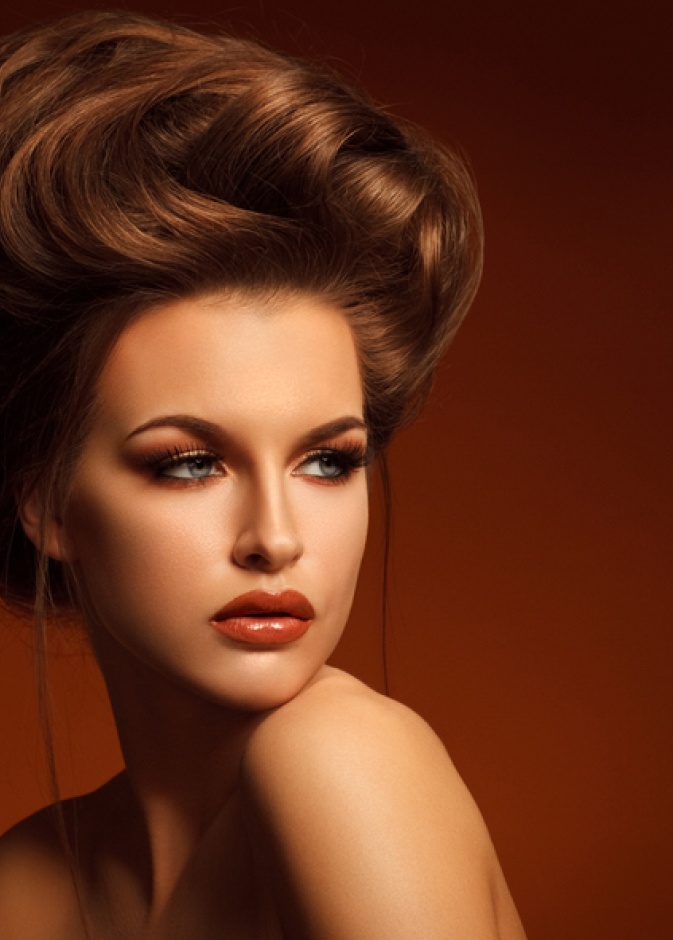 متى تضعين البني الساحر على شفتيك؟