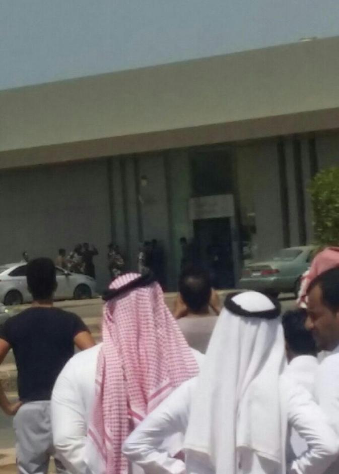 محاصرة البنك اثناء عملية السطو
