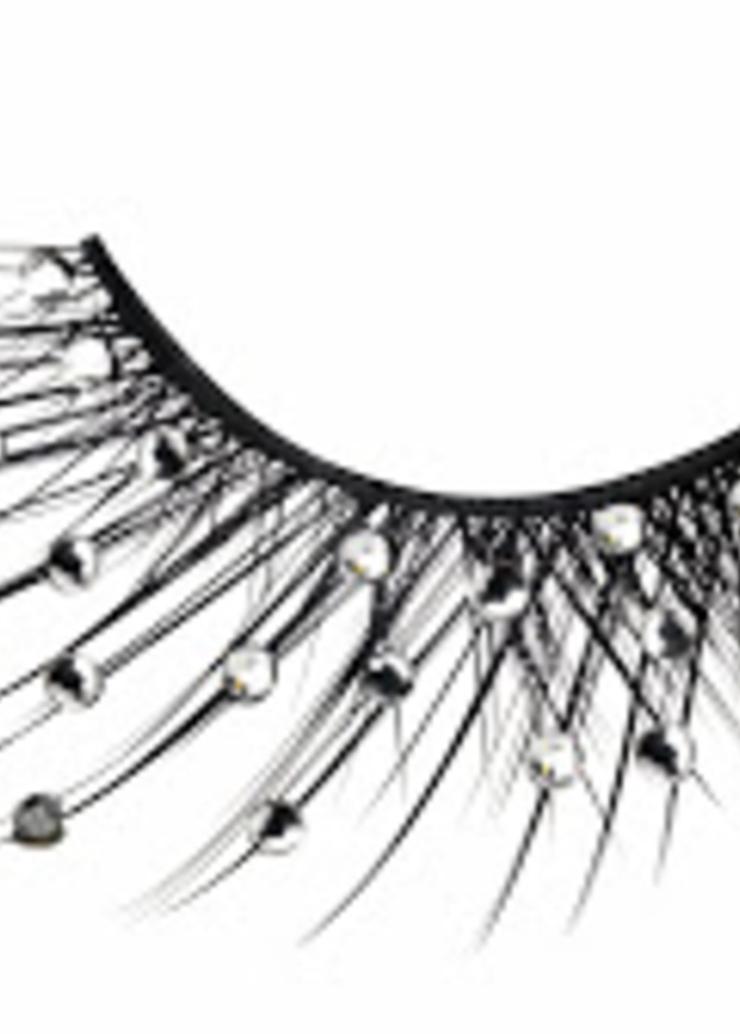 مرصعة بالستراس الفضي