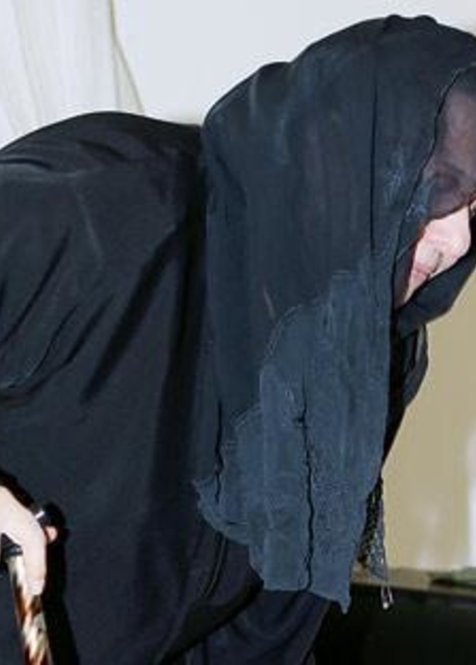 مسنة سعودية.. ولكنها متفوقة دراسياً!