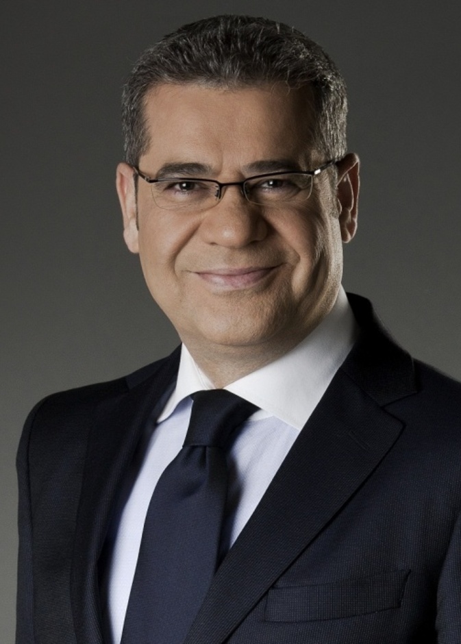 فيديو: مذيع صدى الملاعب يحرج زميلته على الهواء