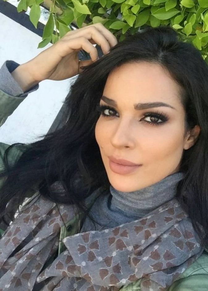 أسرار المكياج الشرقي الناعم لنادين نجيم بملامح جذابة وبارزة