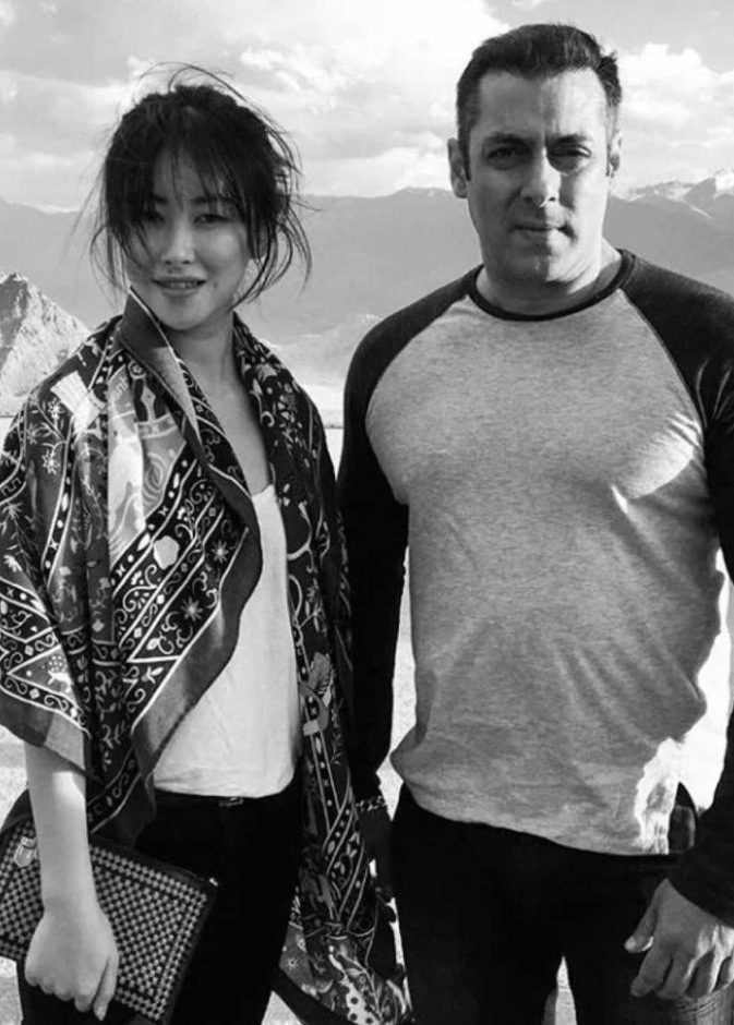 ممثلة صينية بطلة احدث افلام سلمان خان