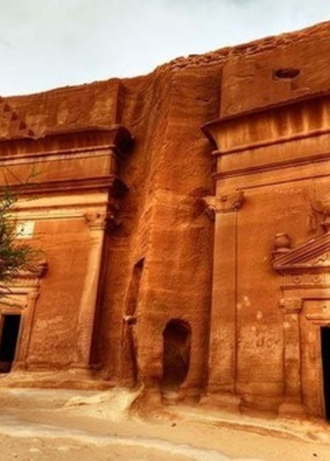 "هيئة السياحة" ترصد مكافآت وتقر عقوبات 