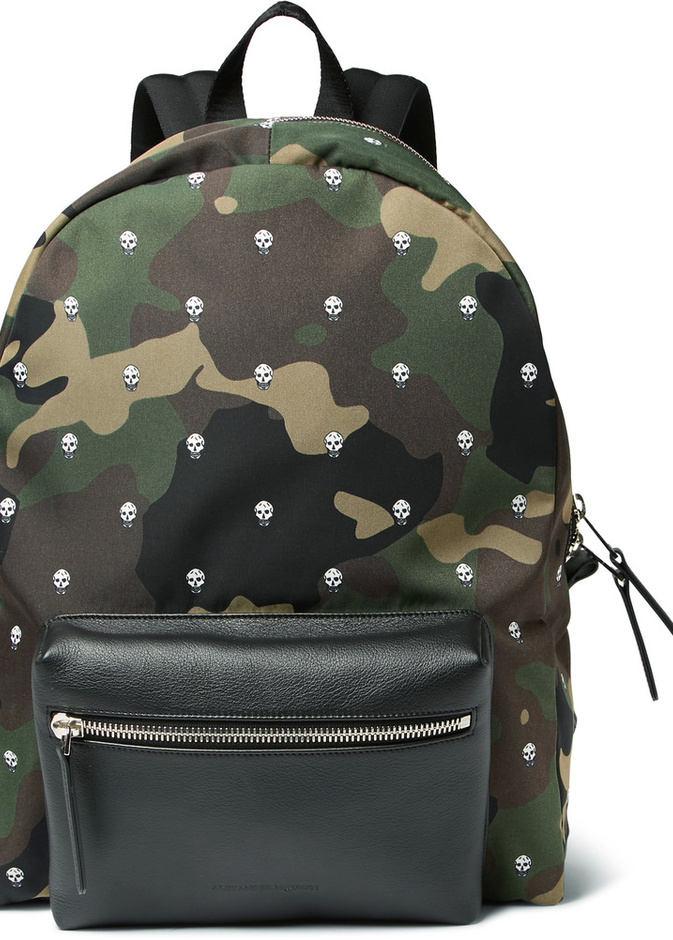 من الكسندر مكوين شنطة بالنقشة العسكرية