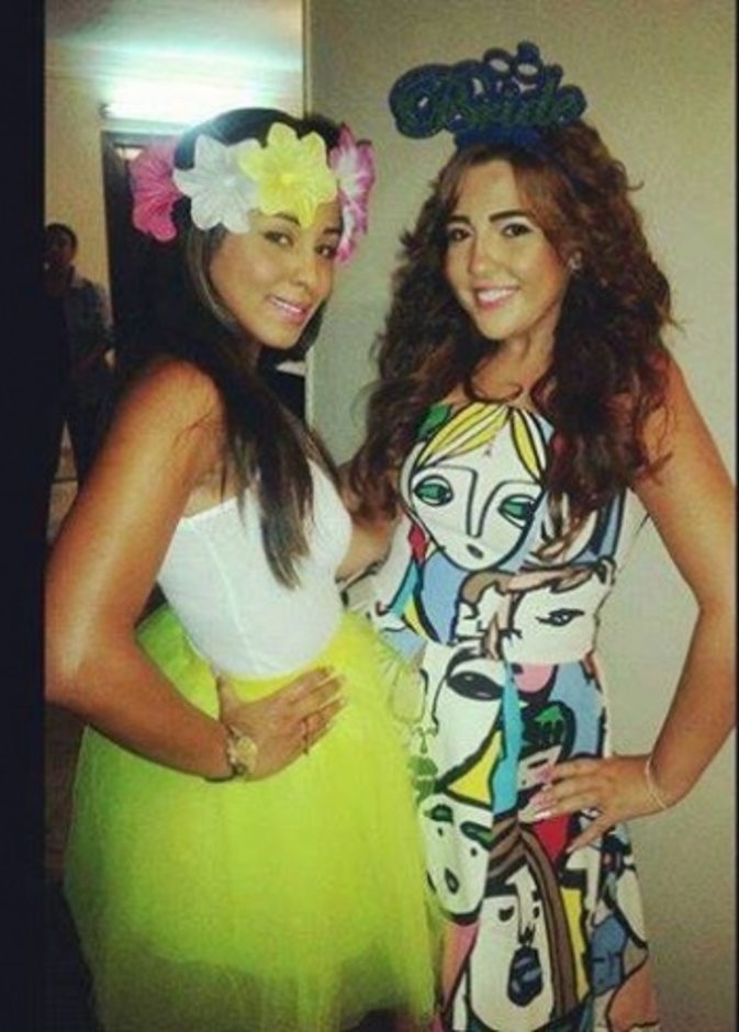 مي ورفيقتها