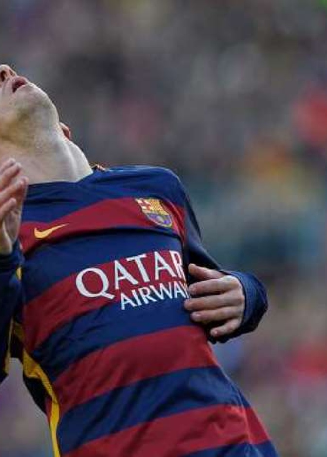 ميسي مصاب بوجود حصوات في الكلي 