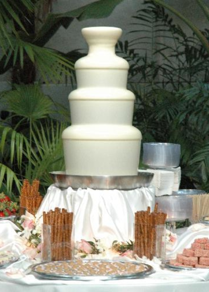  نافورة الشوكولاتة البيضاء