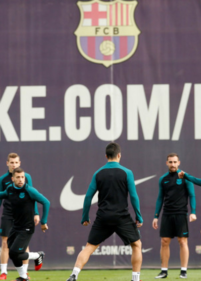 نجوم برشلونة في مواجهة نجوم الأهلي السعودي