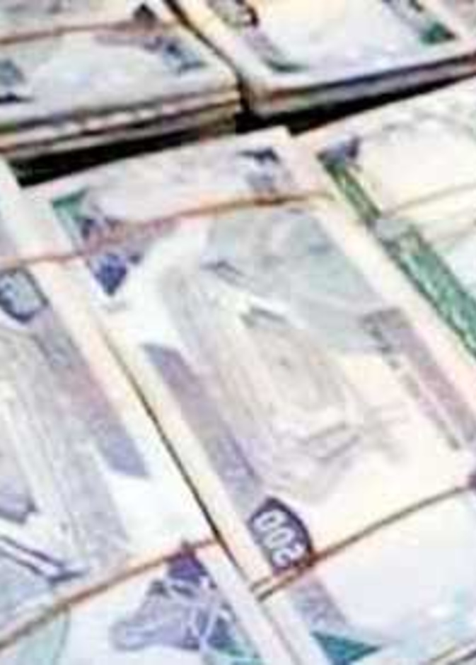 فيديوهات إتلاف النقود تغضب السعوديين