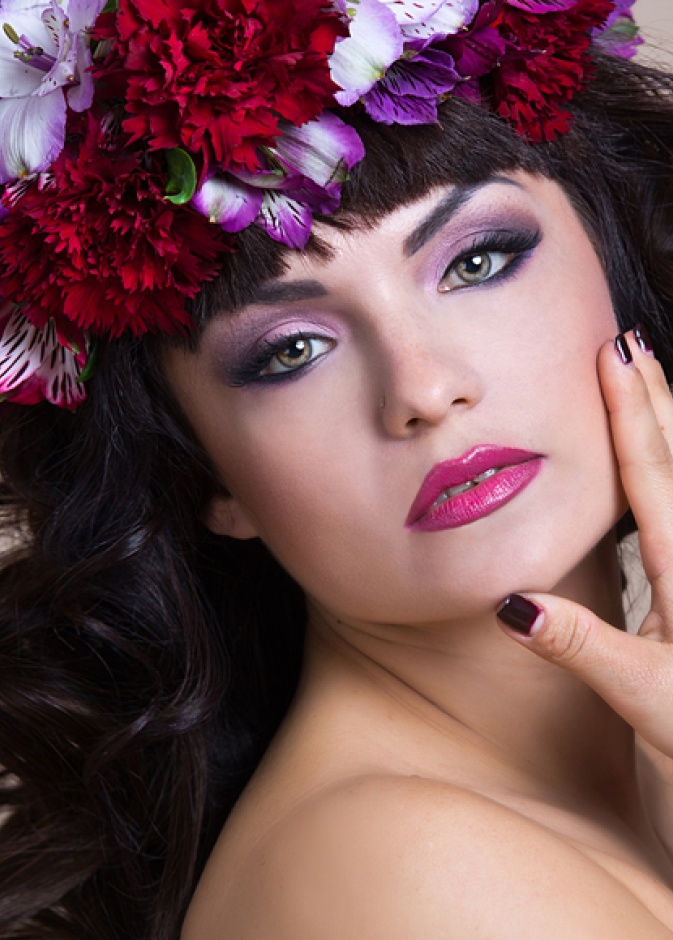 هل تجرؤين على تزيين شفتيك بالبنفسجي يوم الزفاف؟