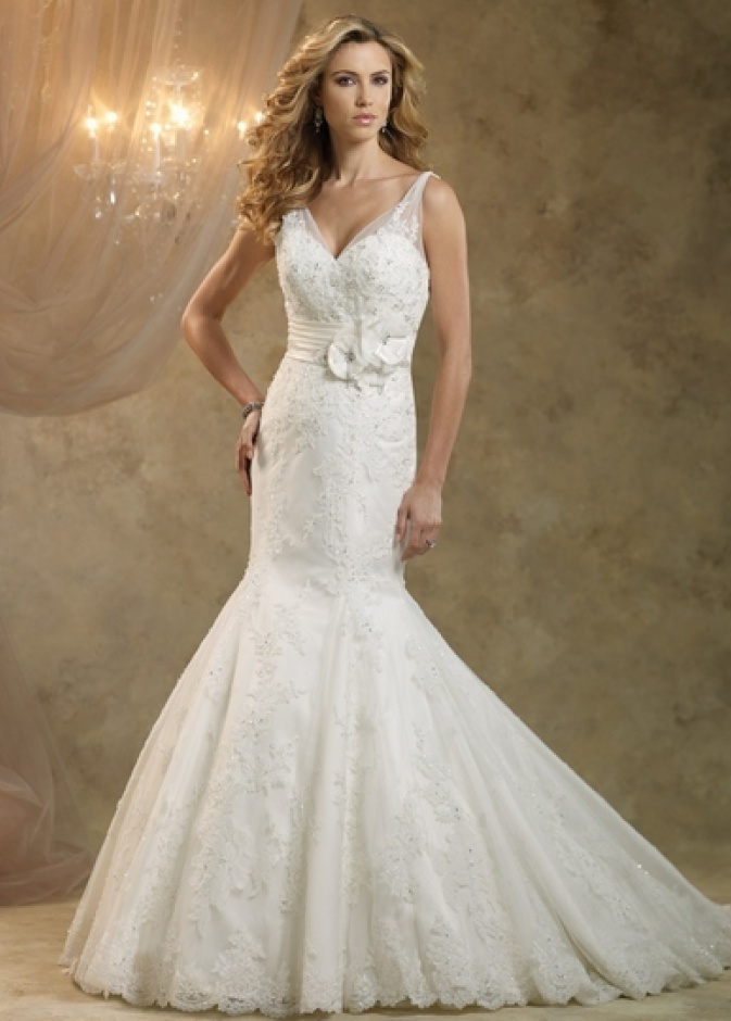 هناك الكثير من الموديلات لفساتين بقصة ذيل السمكة