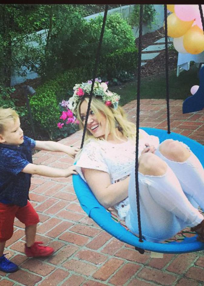 رغم طلب الطلاق: هيلاري داف تحتفل بعيد ميلاد لوكا مع زوجها 