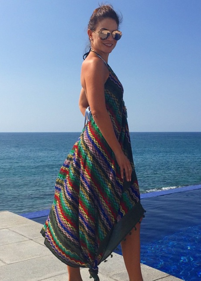 هيلدا خليفة بإطلالة صيفية