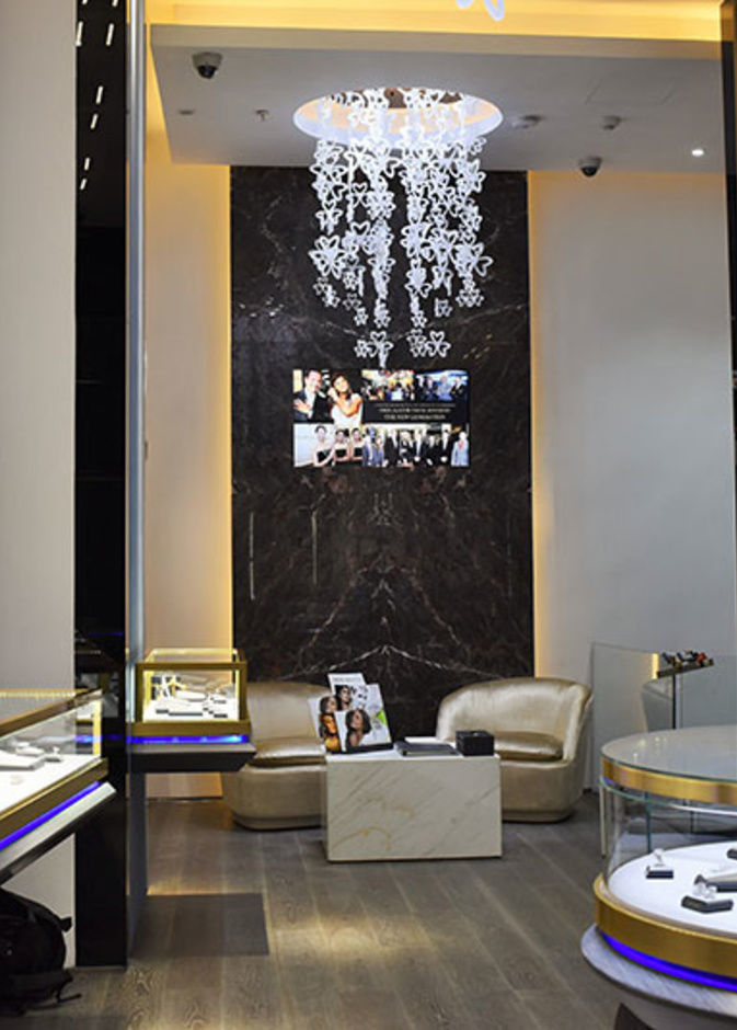 وتتمتّع صالة العرض الجديدة بموقع استراتيجي في أفخم شوارع التسوّق في العاصمة اللبنانية