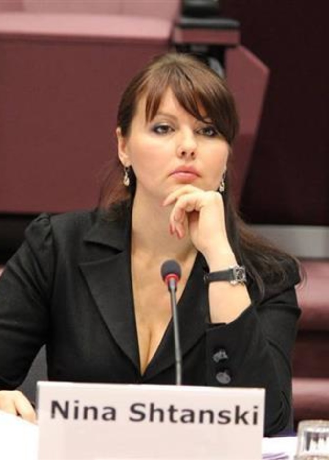  وزيرة الخارجية نينيا شتانسكي