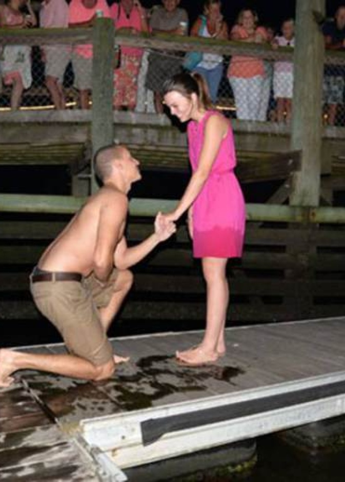 ووضع الخاتم في أصبعها