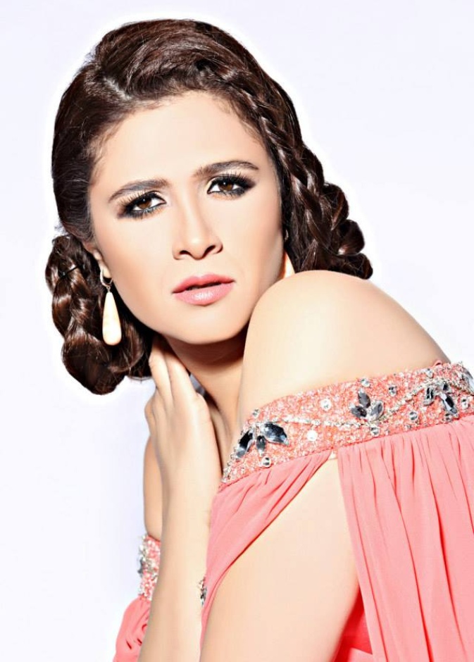 ياسمين عبدالعزيز... " شقية الشاشة العربية"