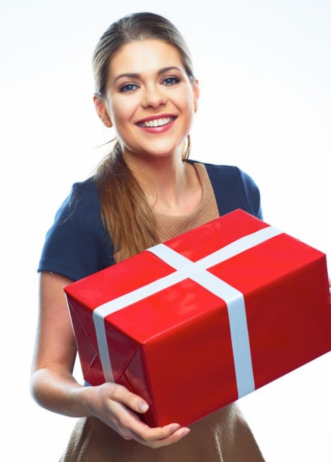 يجب ان توجه العروس عبارات الشكر والامتنان لمن قدم لها الهدية