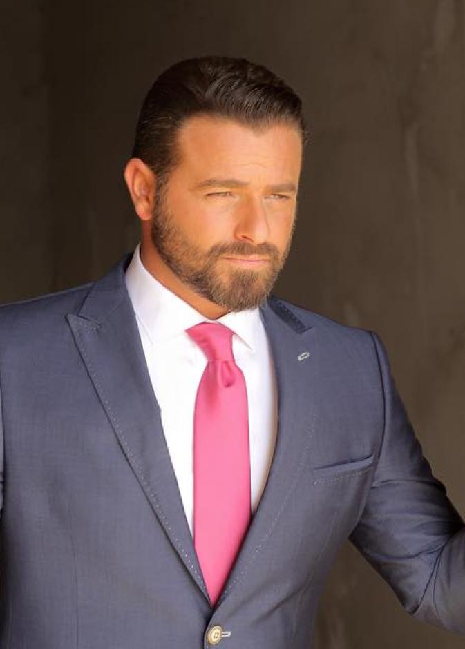 يوسف الخال يطرح نفسه كحل لأزمة بلاده