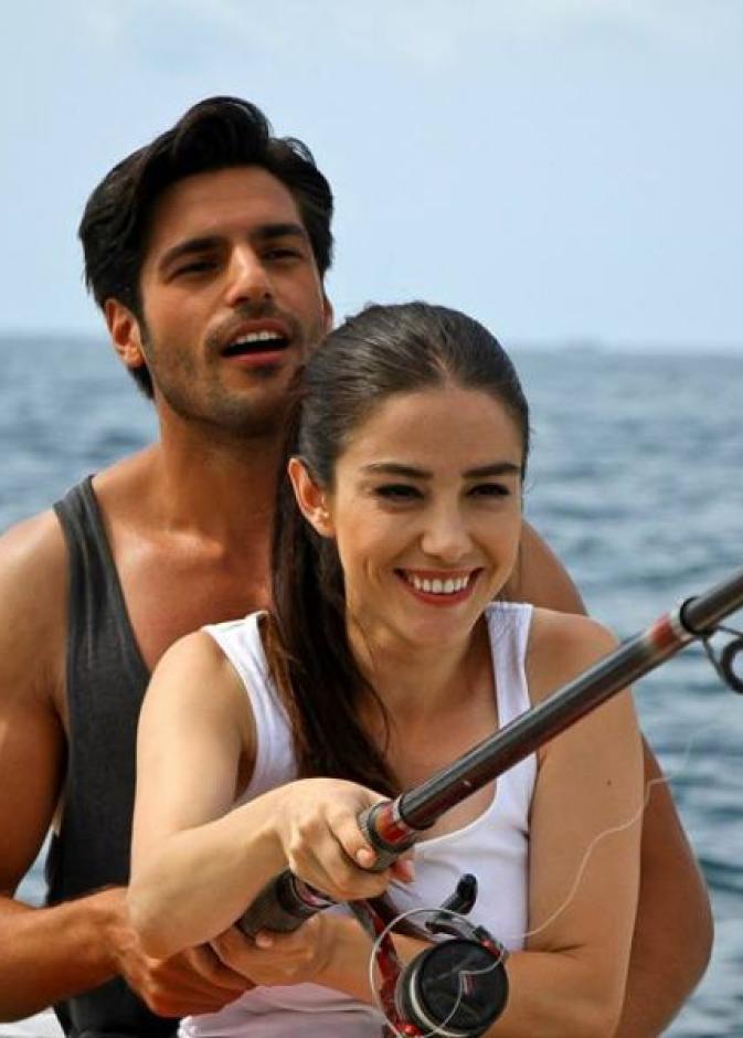 مشهد من مسلسل موسم الكرز