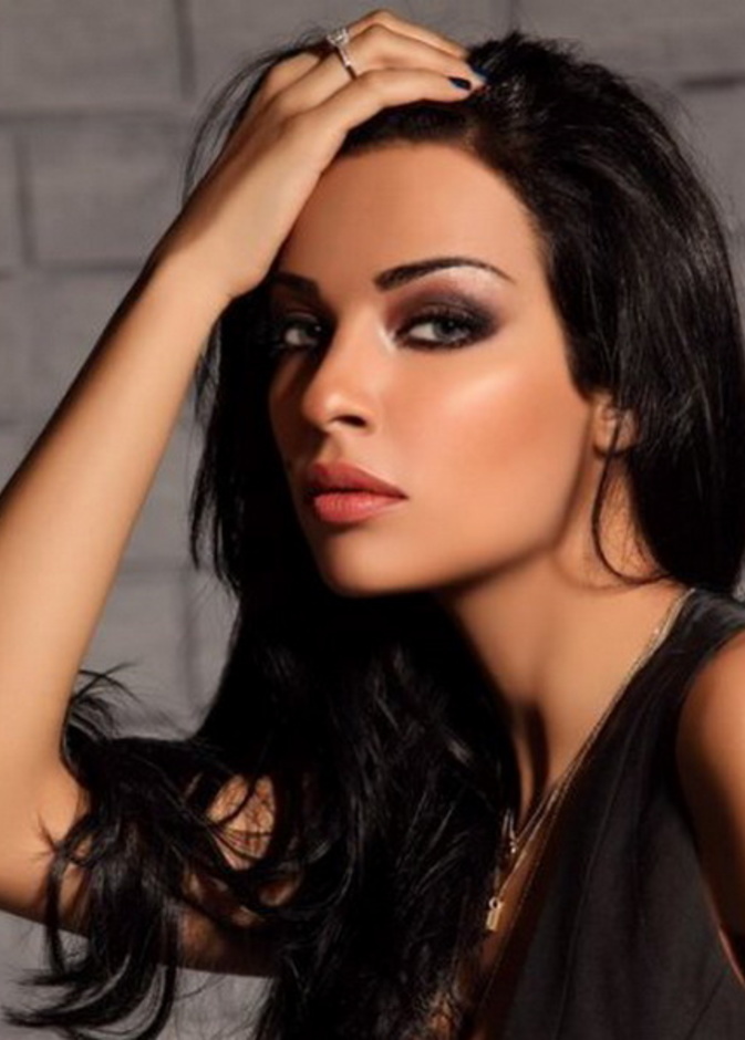 نادين نجيم في صورة قديمة لها