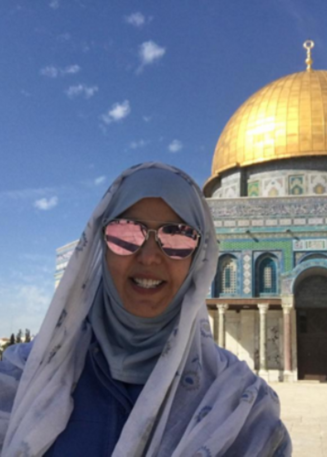 فجر السعيد خلال زيارتها القدس