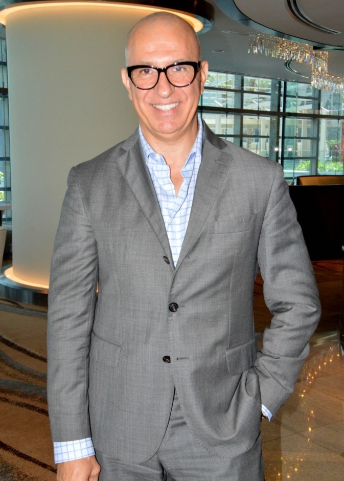 1- لويجي مدير عام الفندق